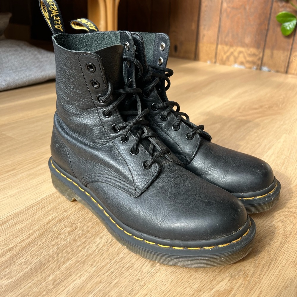 Dr. Martens Classic Combat Boots